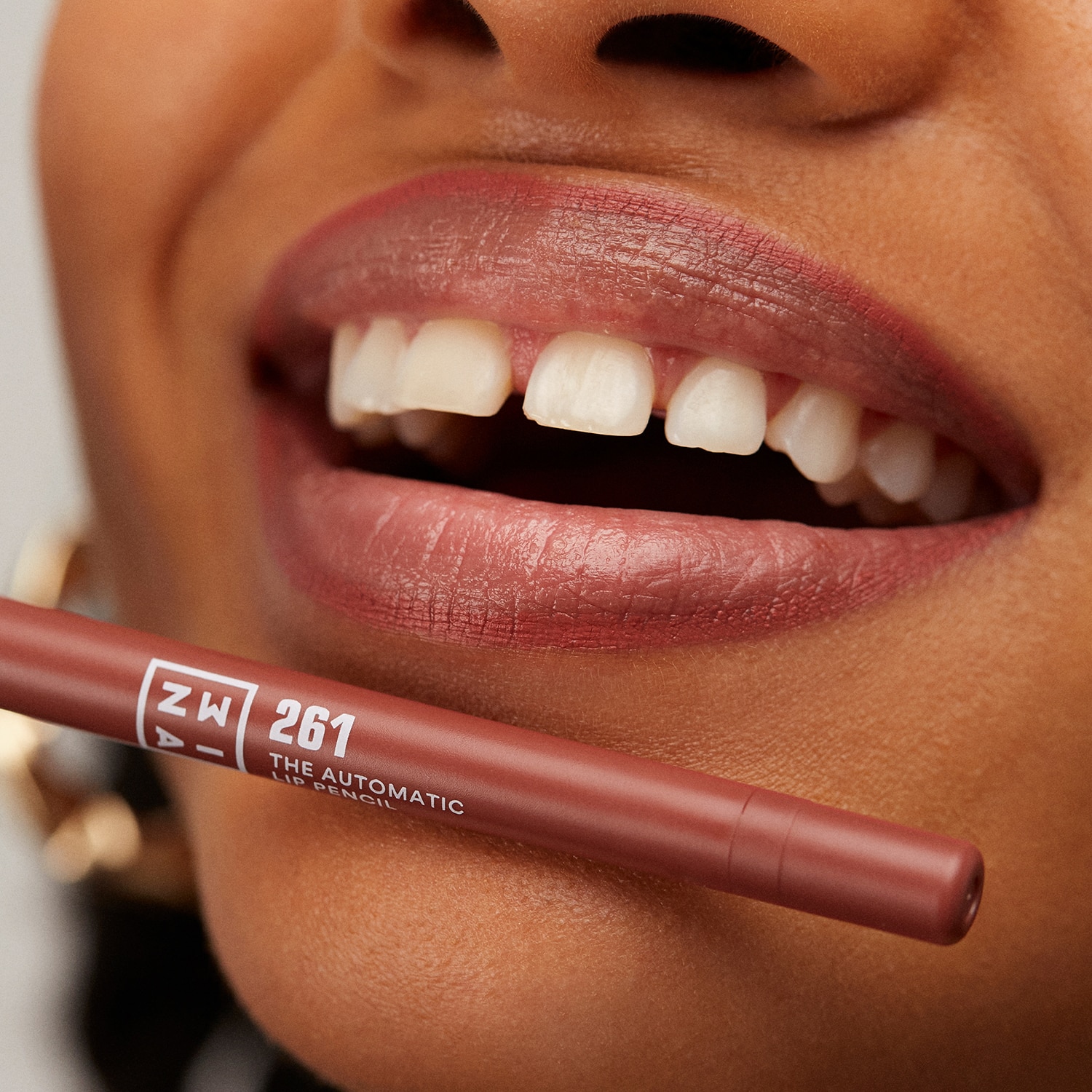 THE AUTOMATIC LIP PENCIL (DELINEADOR DE LABIOS)